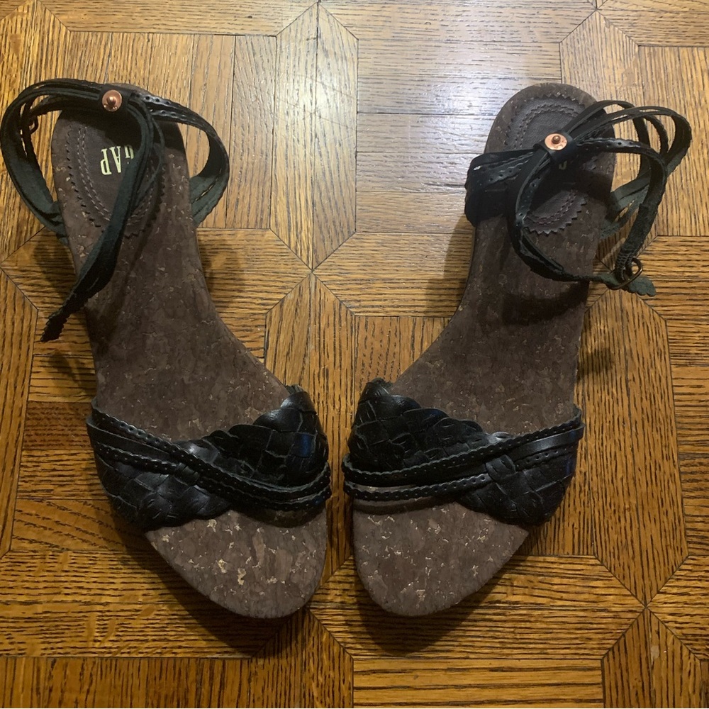 Vintage gap heeled clog sandals